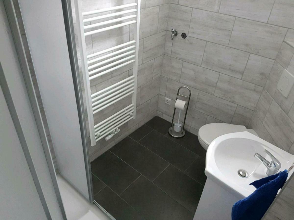 Einraum-Ferienwohnung 46M2 Eisenhuettenstadt-Diehlo Eisenhüttenstadt Exterior foto